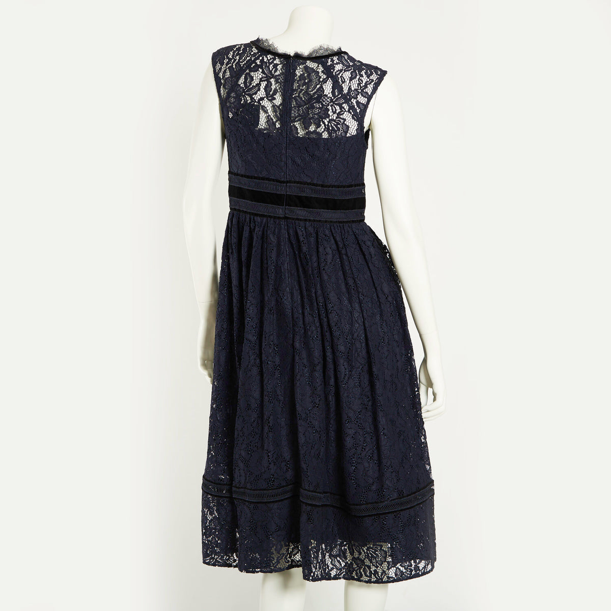 SHORT LACE DRESS
