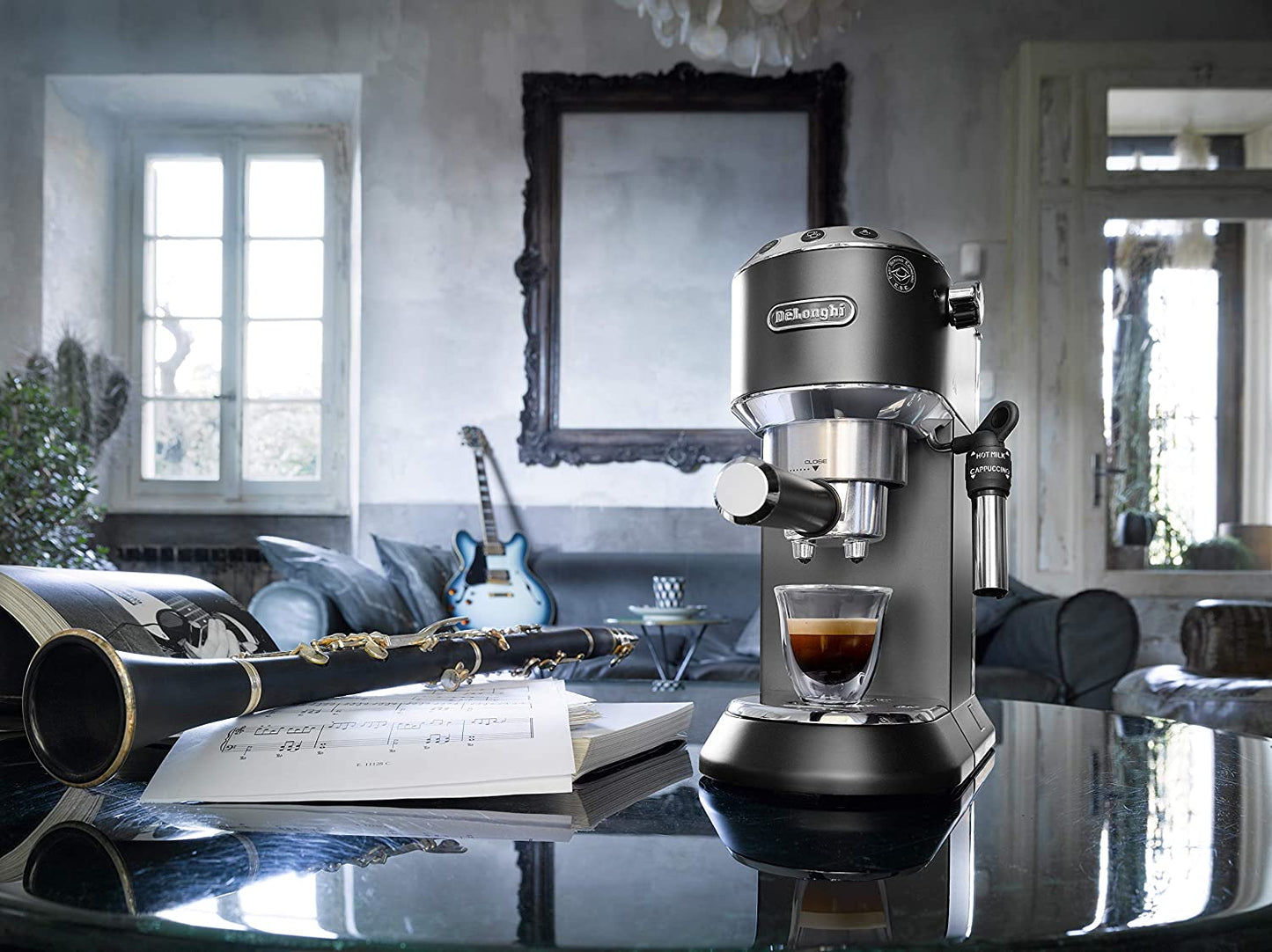 De’Longhi Dedica Style Pump Espresso Coffee Machine