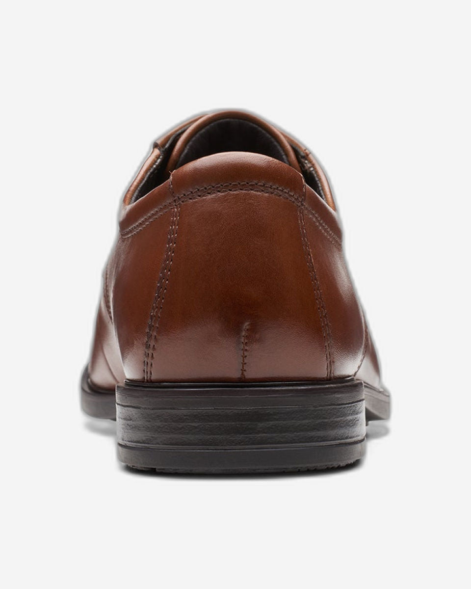 Clarks Howard Walk Shoes (Standard Fit)