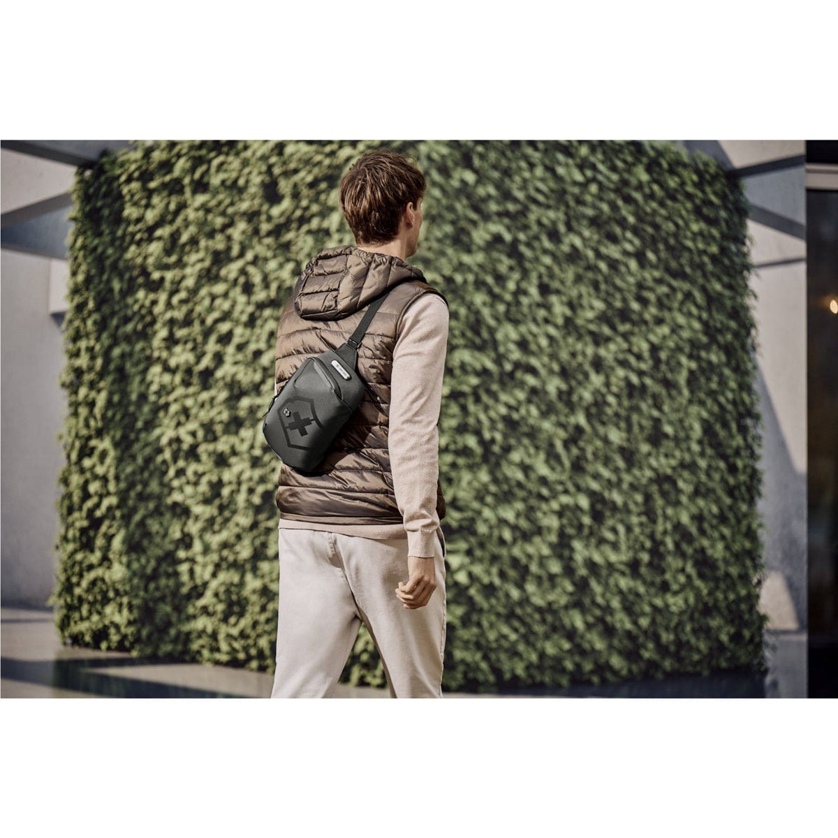 Victorinox Touring 2.0 Sling Bag Black