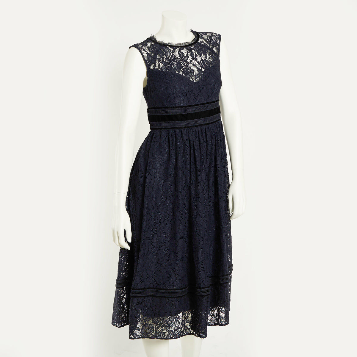 SHORT LACE DRESS