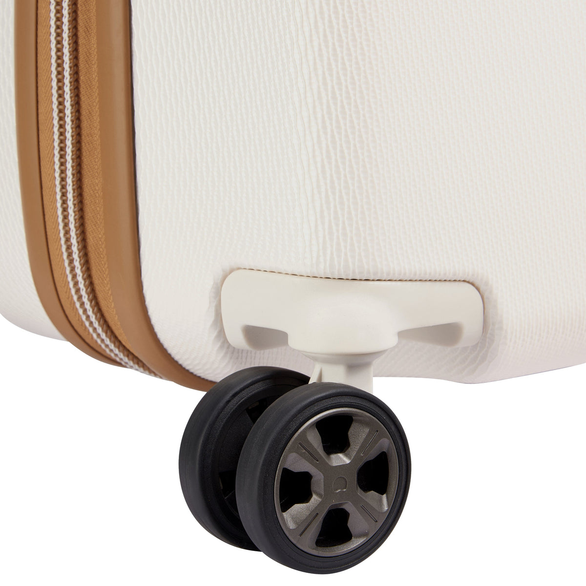 Delsey Paris Chatelet Air 2.0 Hardcase Trunk 73cm Angora Luggage