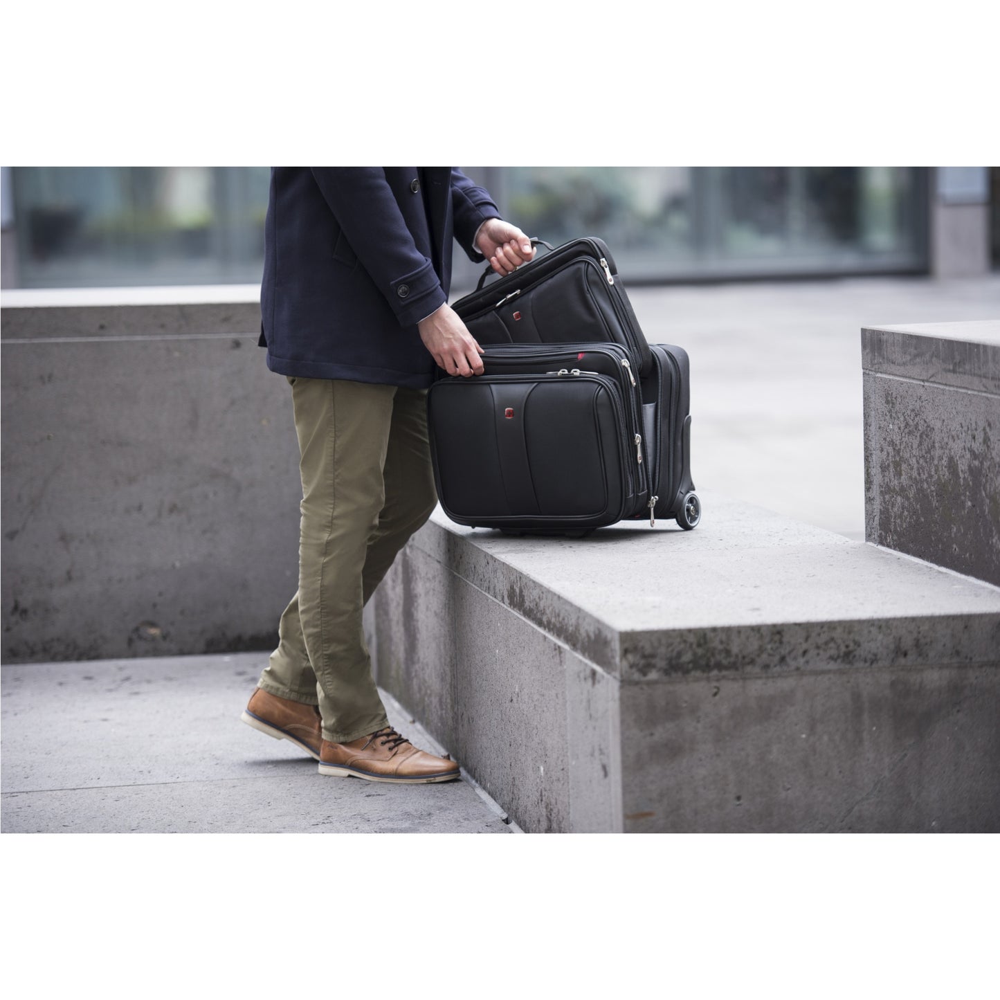 Wenger Patriot 2-Piece Business Set with Comp-U-Roller and Matching 15.6'' Laptop Case - 600662