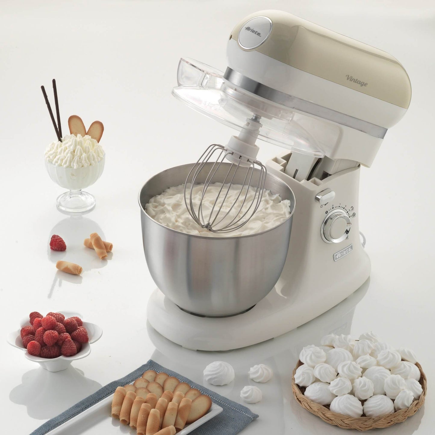 ARIETE VINTAGE KITCHEN MACHINE CREAM/BEIGE, 1588-BG